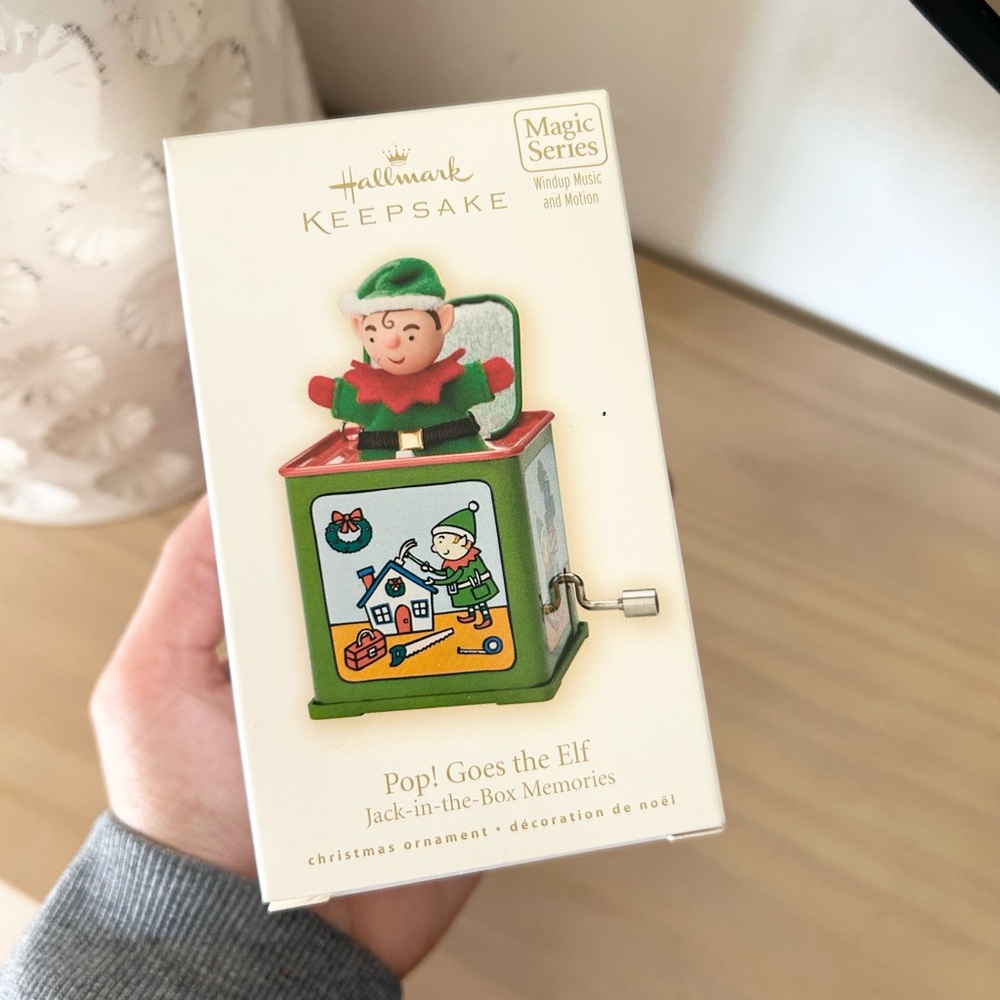 2009 Hallmark Keepsake Magic Series Pop! Goes the Elf Christmas Ornament